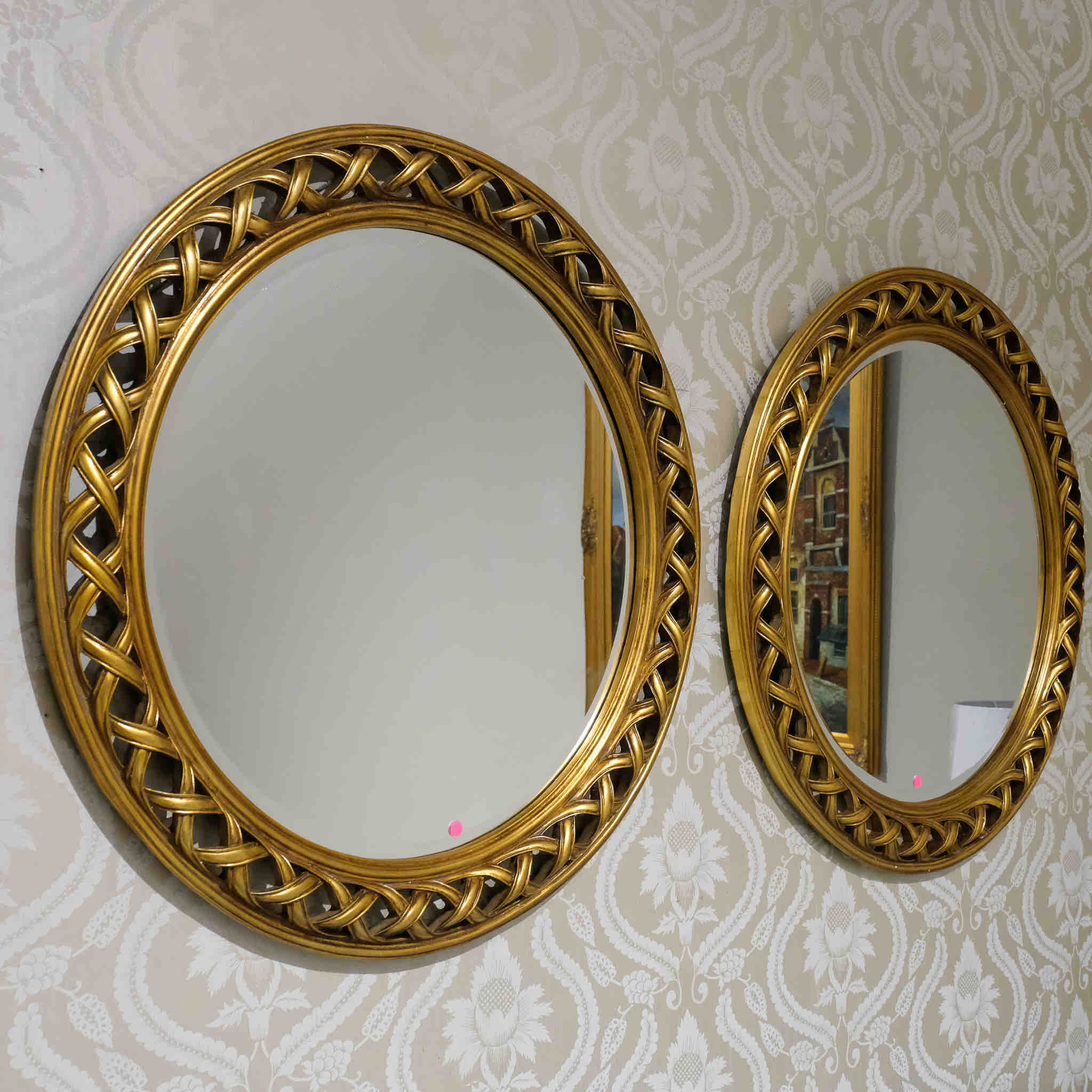Round Classical Mirror