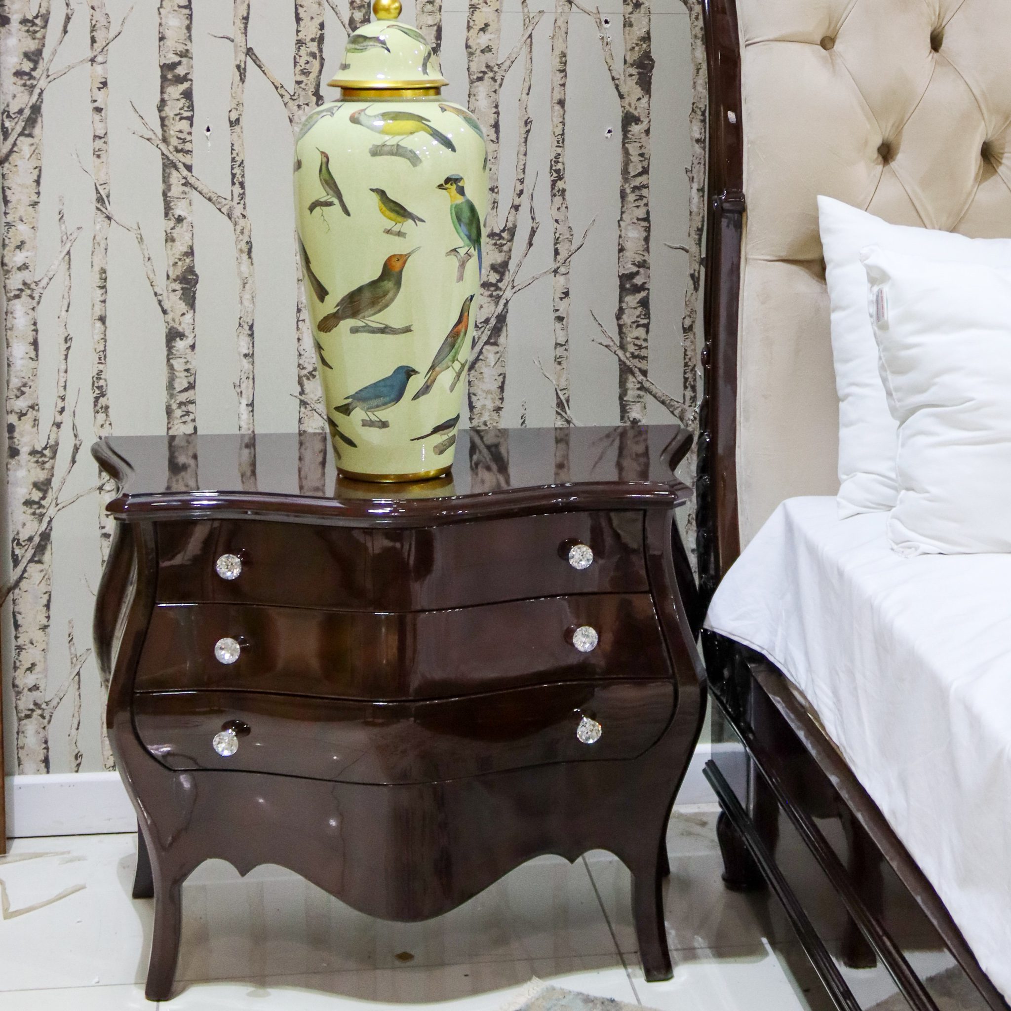 Bombay Classic Pedestal Walnut